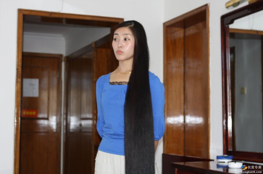 惊爆:藏族姑娘美朗多吉执意剪去超级漂亮的长发(2)