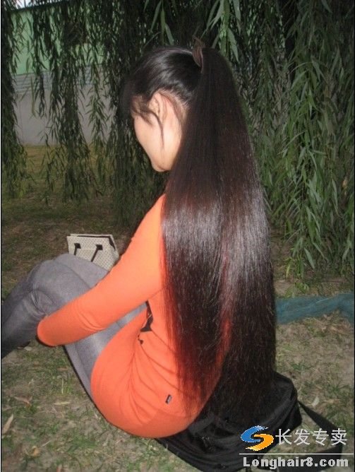 爱笑的长发姑娘忍痛剪下超级丰厚的75厘米长发(9)