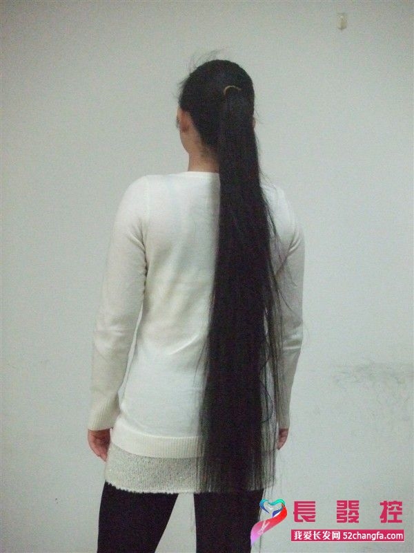 长沙女孩12米长发欲剪