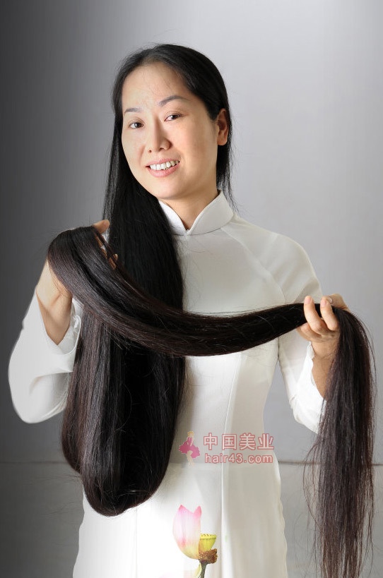 越南第一长发女黄氏兰24米长发欣赏